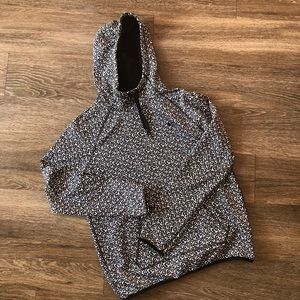 Patterned Nike hoodie with pocket